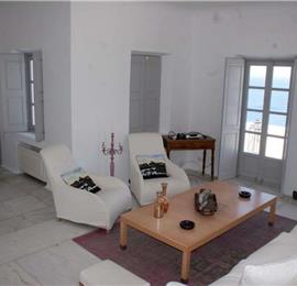 7 Bedroom Villa with Pool in Akrotiri on Santorini, Sleeps 14